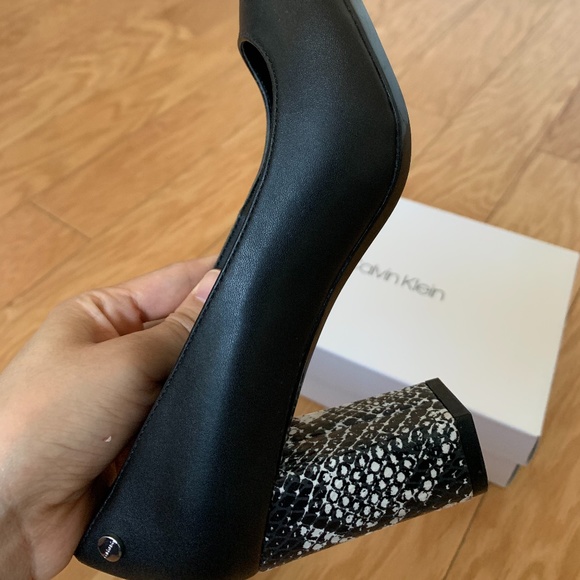 Calvin Klein Thick Heels Pumps - Picture 3 of 4